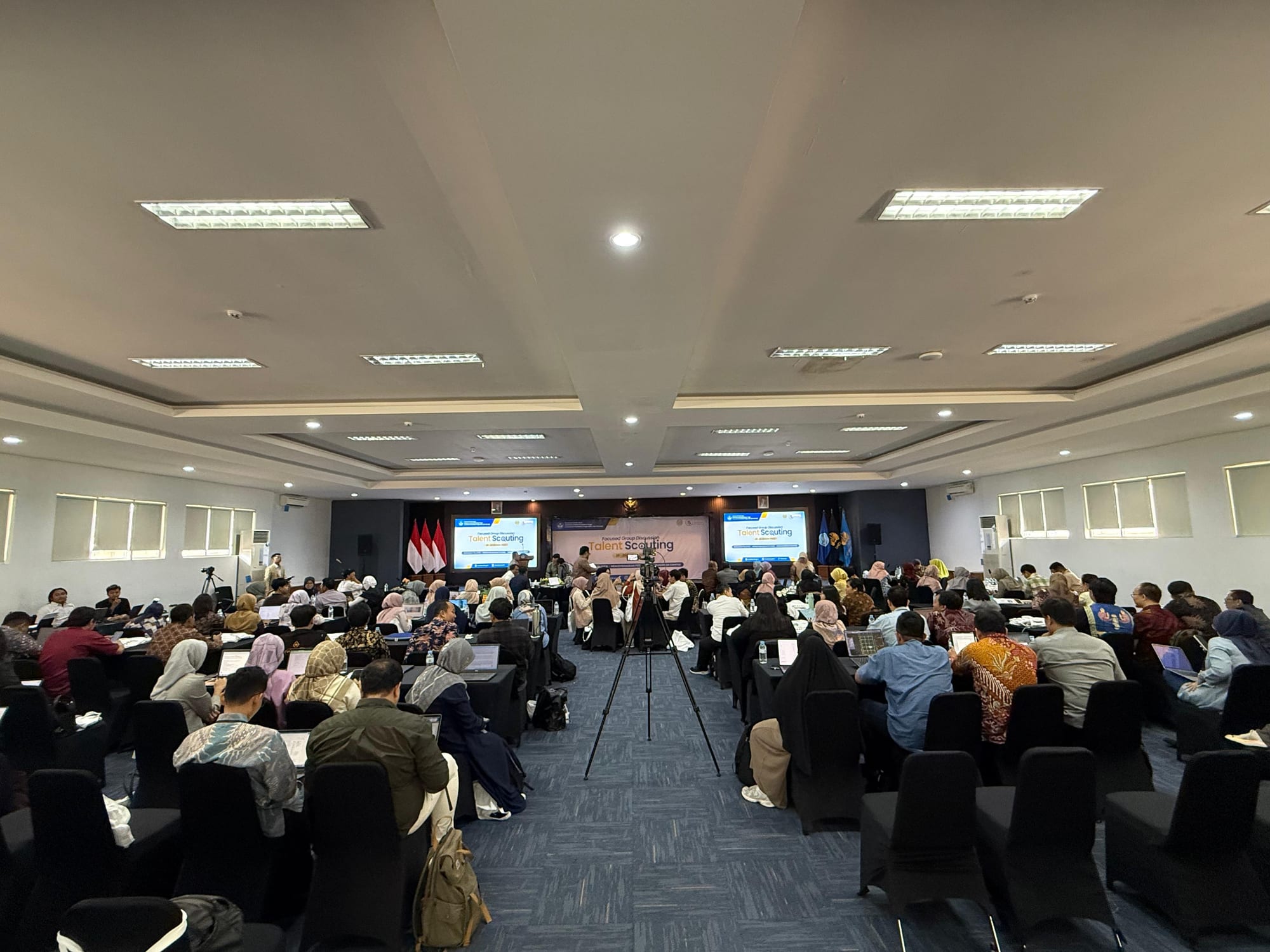 Kemdiktisaintek Perkuat Kesiapan Dosen dan Tendik untuk Studi Doktor di Luar Negeri