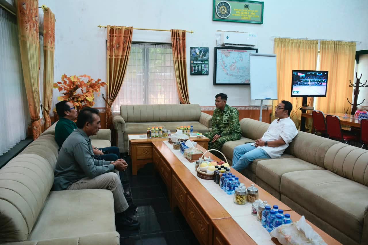 Kunjungan Ketua Pelaksana Peksiminas ke Kodim 0824 Jember